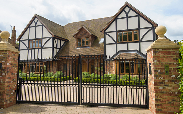 safapour_3324564b How nursing agencies making billions are bleeding the NHS dry